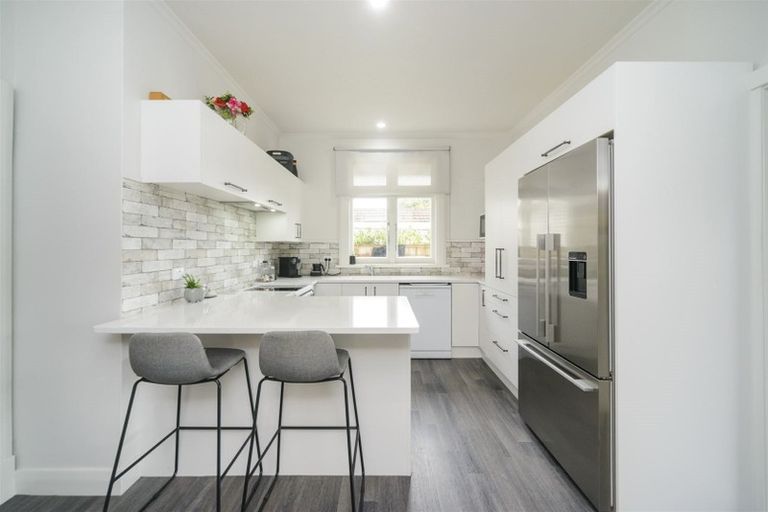 Photo of property in 27 Lyndhurst Street, Takaro, Palmerston North, 4412