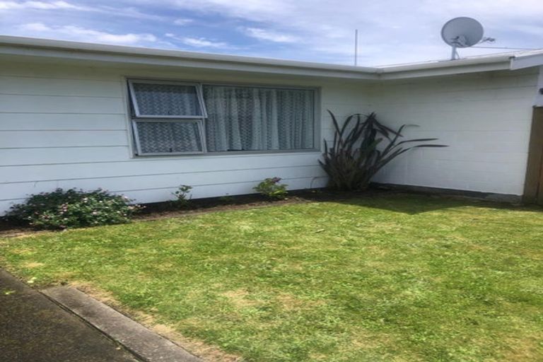 Photo of property in 2/175 Park Road, West End, Palmerston North, 4410