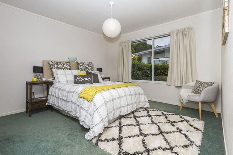 Photo of property in 2/47 Braemar Road, Rothesay Bay, Auckland, 0630