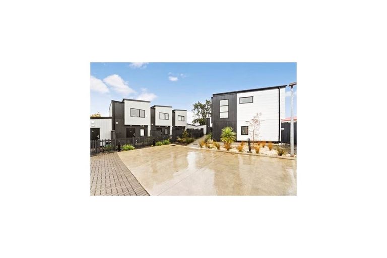 Photo of property in 14/26 Toru Street, Te Atatu Peninsula, Auckland, 0610