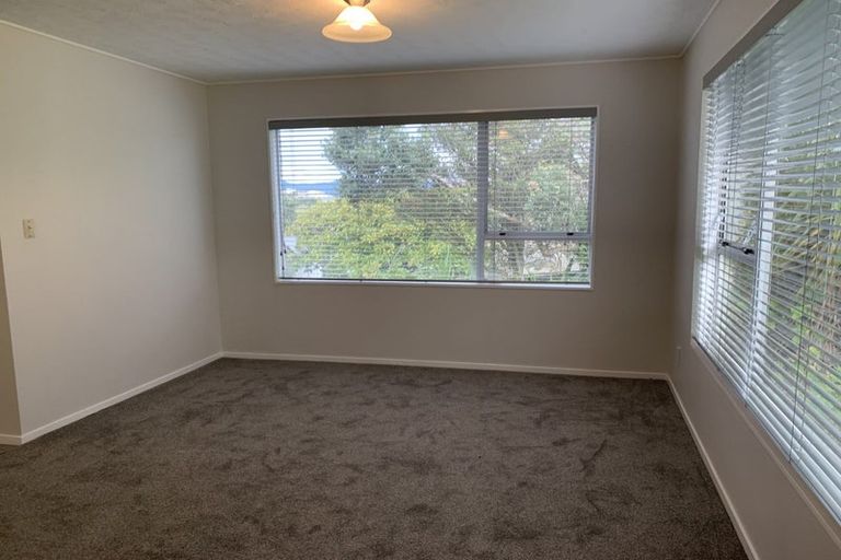 Photo of property in 2/200 Dowse Drive, Maungaraki, Lower Hutt, 5010