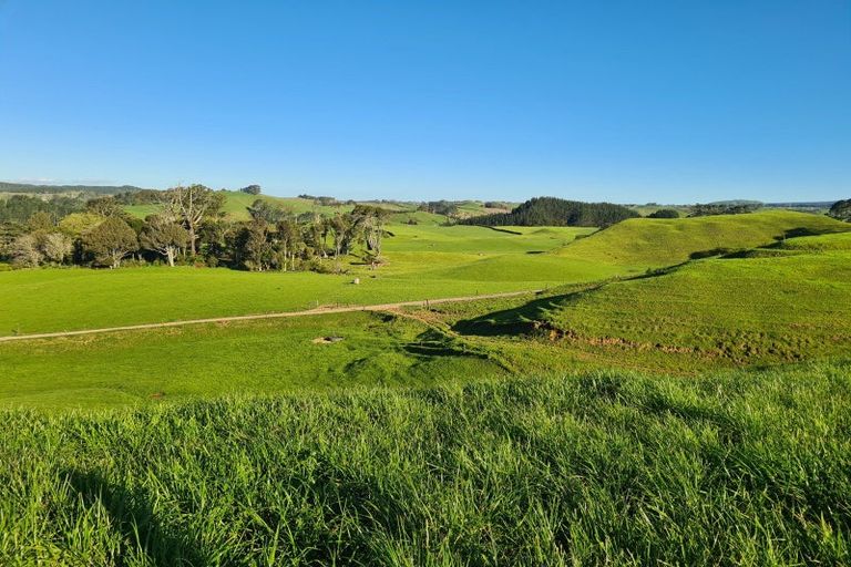 Photo of property in 801 Mangorei Road, Mangorei, New Plymouth, 4371