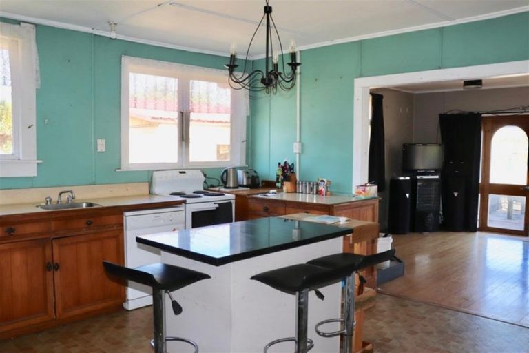 Photo of property in 1 Curtis Street, Hector, 7822