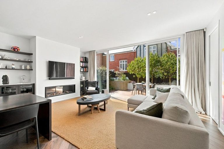 Photo of property in 3/130 Office Road, Merivale, Christchurch, 8014