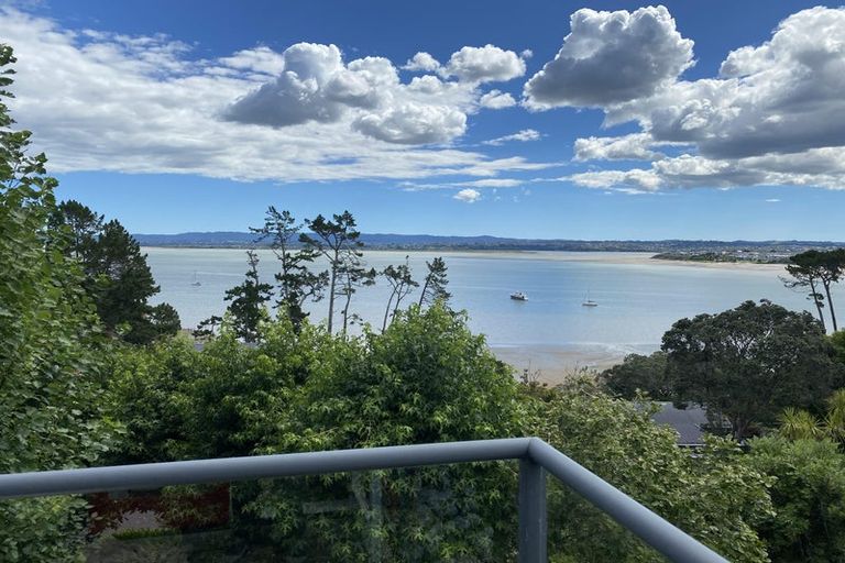Photo of property in 43 Rosecamp Road, Beach Haven, Auckland, 0626