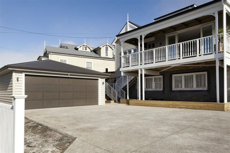 Photo of property in 4 Wakanui Street, Birkenhead, Auckland, 0626