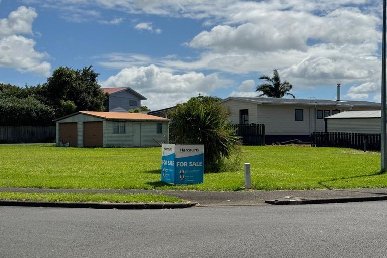 Photo of property in 21 Seaway Road, Clarks Beach, 2122