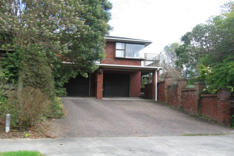 Photo of property in 25 Springdale Grove, Fitzherbert, Palmerston North, 4410