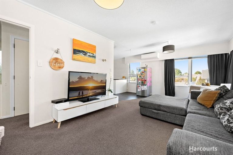 Photo of property in 2/386 Great South Road, Opaheke, Papakura, 2113