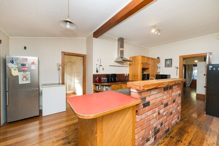 Photo of property in 161 Featherston Street, Takaro, Palmerston North, 4410