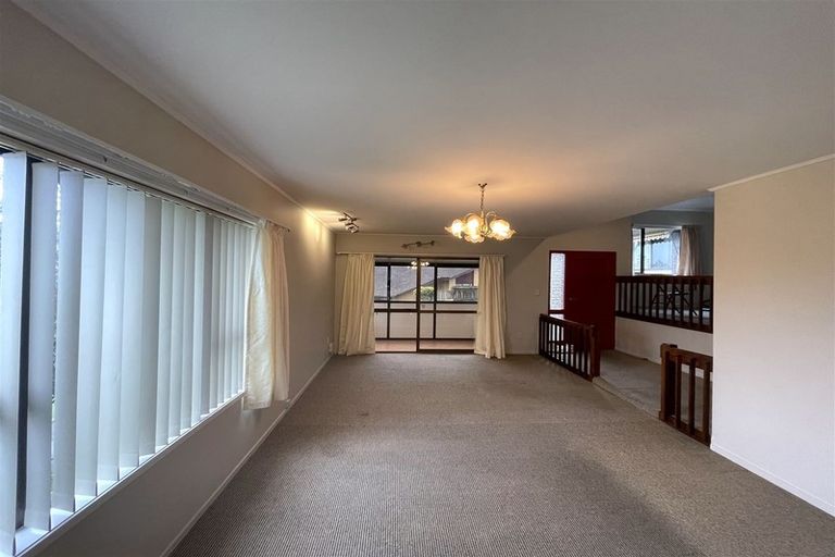 Photo of property in 12 Wairata Place, Te Atatu South, Auckland, 0610