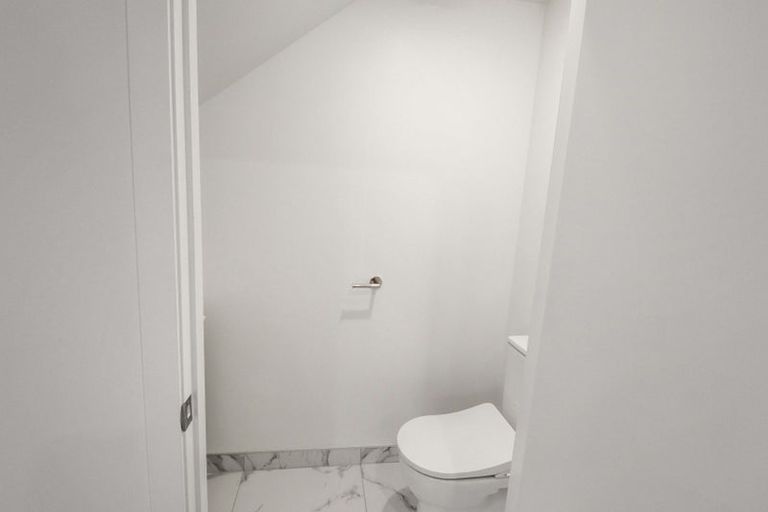 Photo of property in 1/4 Collingwood Street, Waterloo, Lower Hutt, 5011