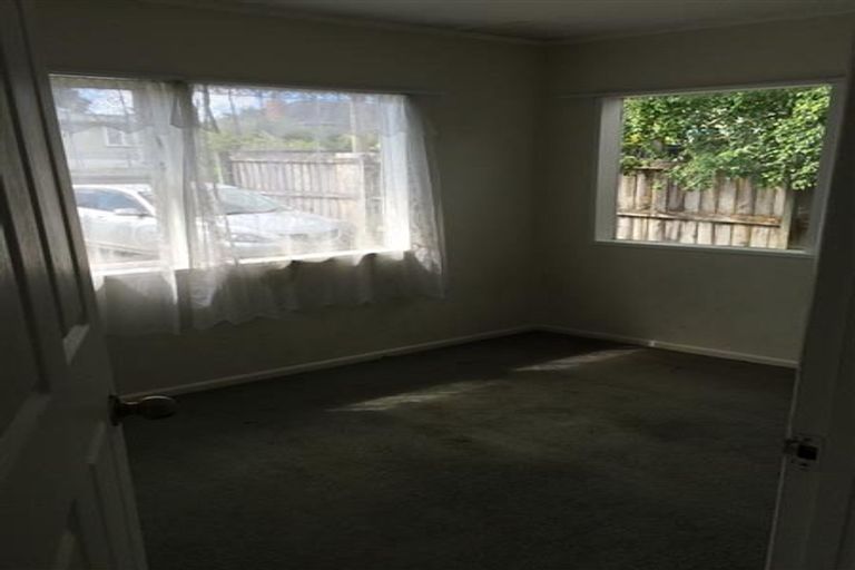 Photo of property in 18a Sylvan Crescent, Te Atatu South, Auckland, 0610
