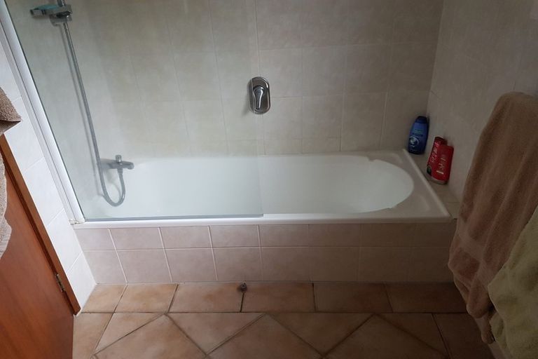 Photo of property in 1/42 Deep Creek Road, Torbay, Auckland, 0630