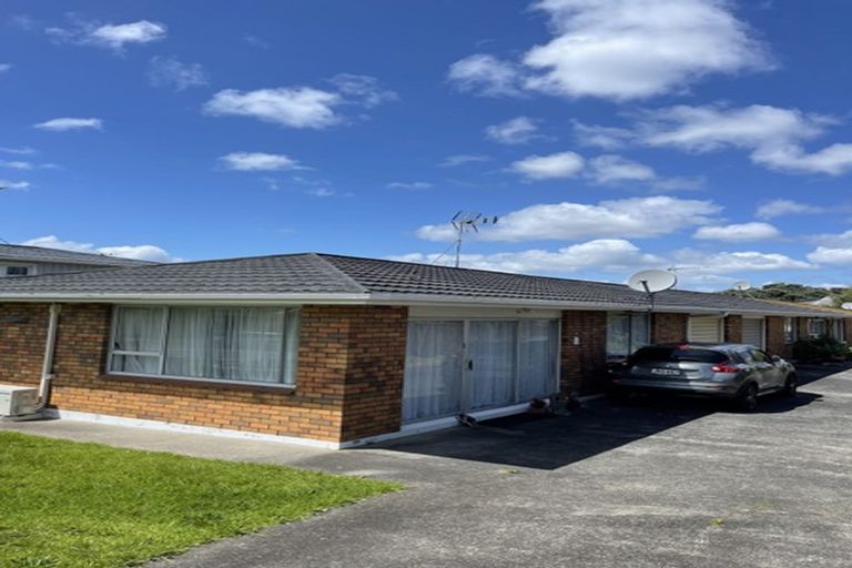 Photo of property in 2/32 Eastern Beach Road, Eastern Beach, Auckland, 2012