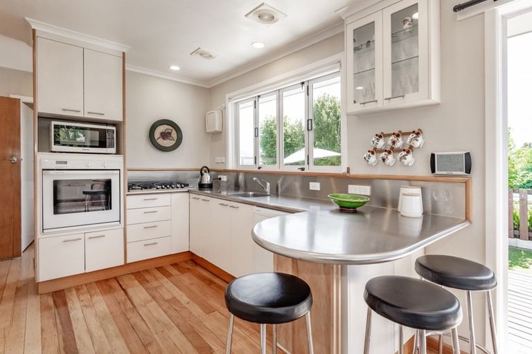 Photo of property in 106 Warwick Road, Mayfair, Hastings, 4122