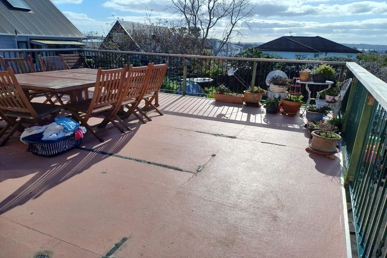 Photo of property in 18 Seaview Terrace, Mount Albert, Auckland, 1025