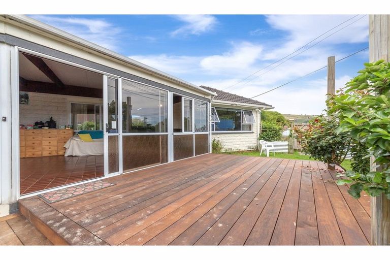 Photo of property in 32 Gould Crescent, Woolston, Christchurch, 8023