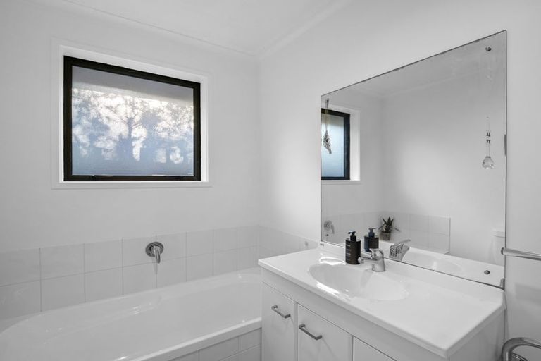 Photo of property in 26 Te Kauri Place, Helensville, 0800