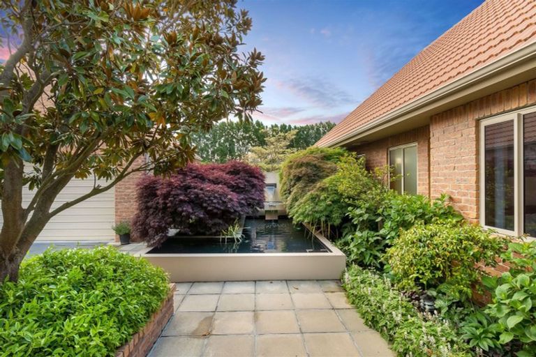 Photo of property in 6 Westall Lane, Avonhead, Christchurch, 8042