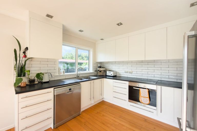 Photo of property in 75 Clifford Road, Johnsonville, Wellington, 6037