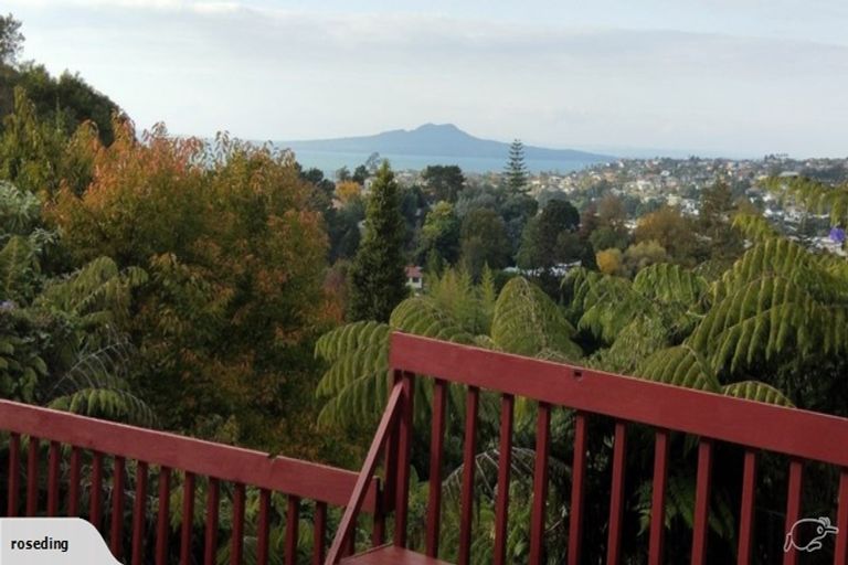 Photo of property in 102 Carlisle Road, Browns Bay, Auckland, 0632