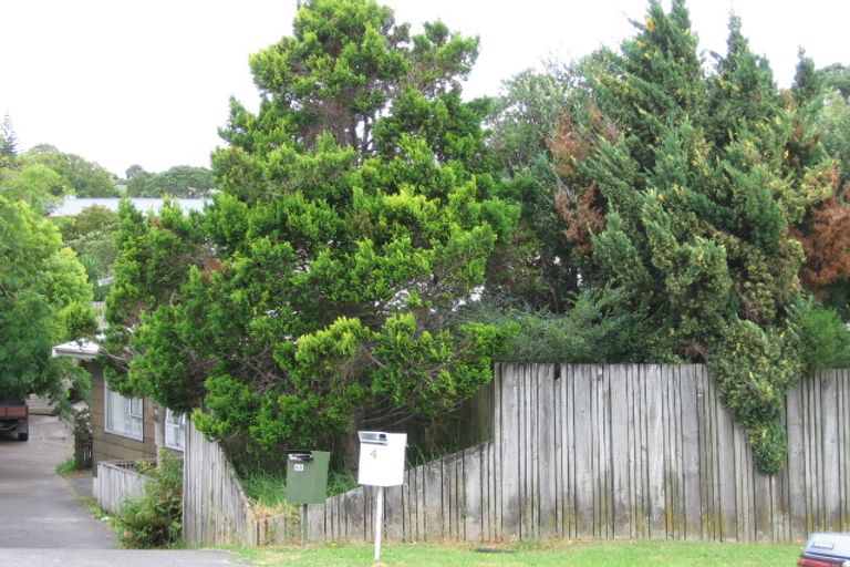 Photo of property in 2/4 Neptune Avenue, Beach Haven, Auckland, 0626