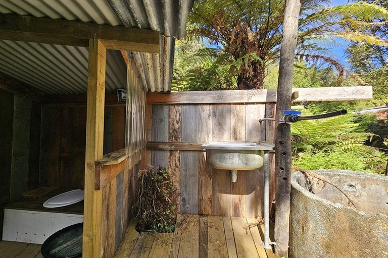 Photo of property in 215 Clifton Road, Kaiata, Greymouth, 7805