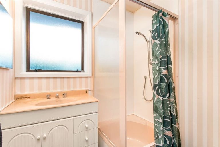 Photo of property in 15 Sevenoaks Drive, Bryndwr, Christchurch, 8053