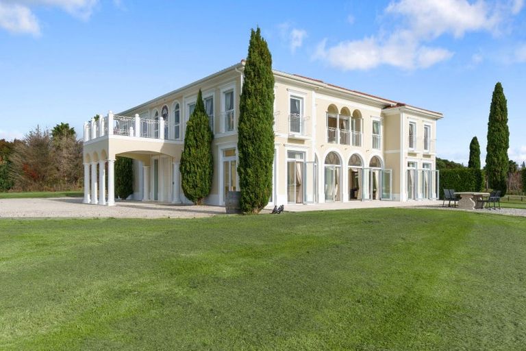 Photo of property in 64 Porterfield Road, Whitford, Howick, 2571
