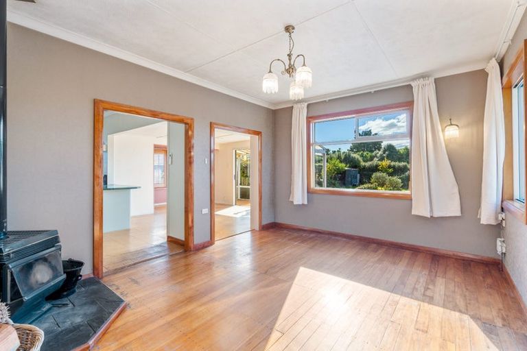 Photo of property in 2 Warwick Street, Balaclava, Dunedin, 9011