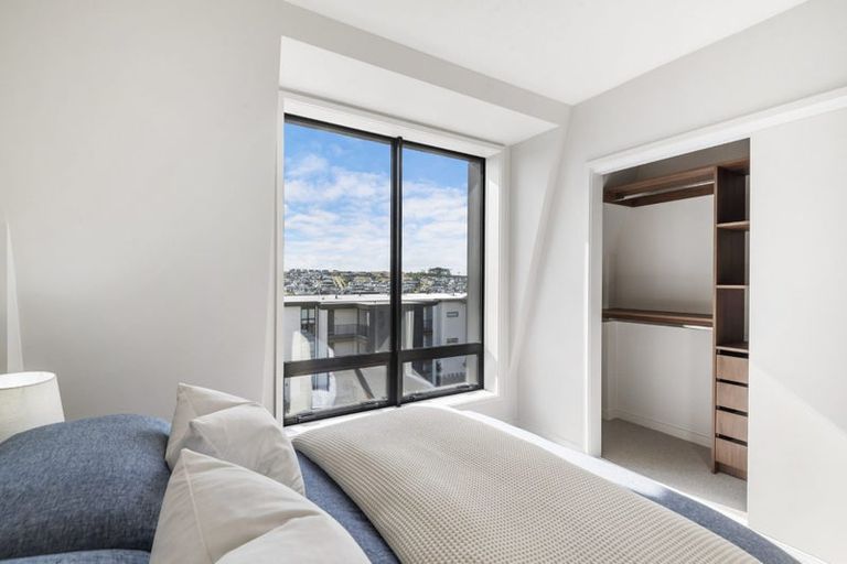 Photo of property in 9b Windlass Street, Long Bay, Auckland, 0630