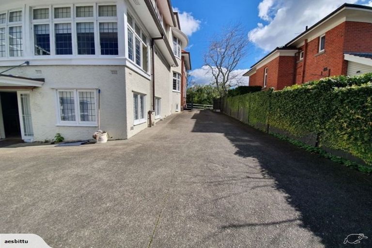 Photo of property in 128 Grafton Road, Grafton, Auckland, 1010