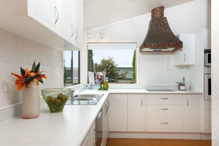 Photo of property in 69 Sunny Crescent, Huapai, Kumeu, 0810