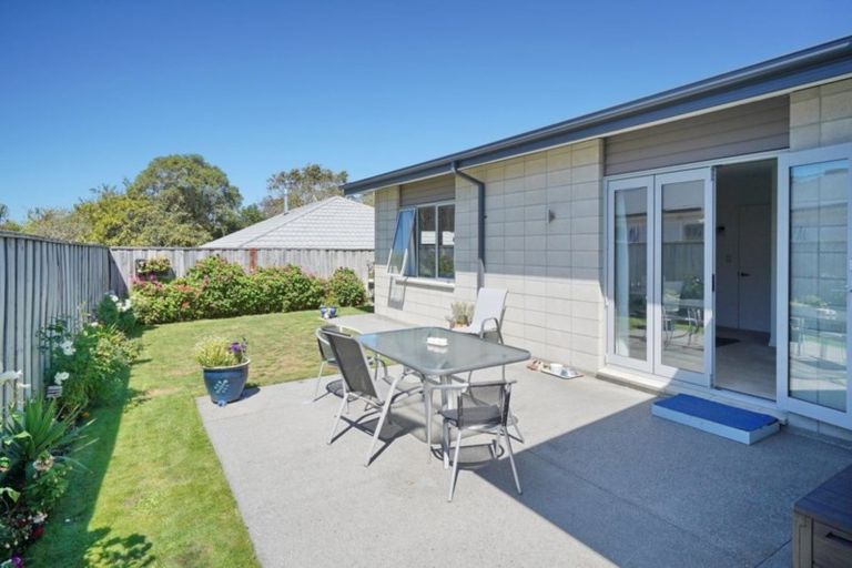 Photo of property in 28 Bank Street, Amberley, 7410