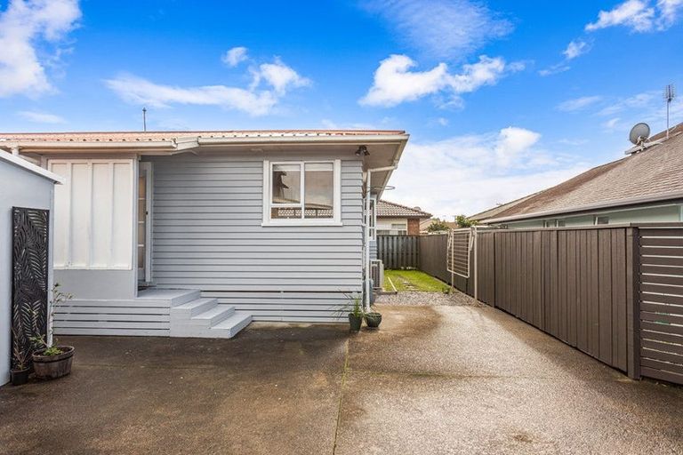 Photo of property in 24b Edward Avenue, Orewa, 0931