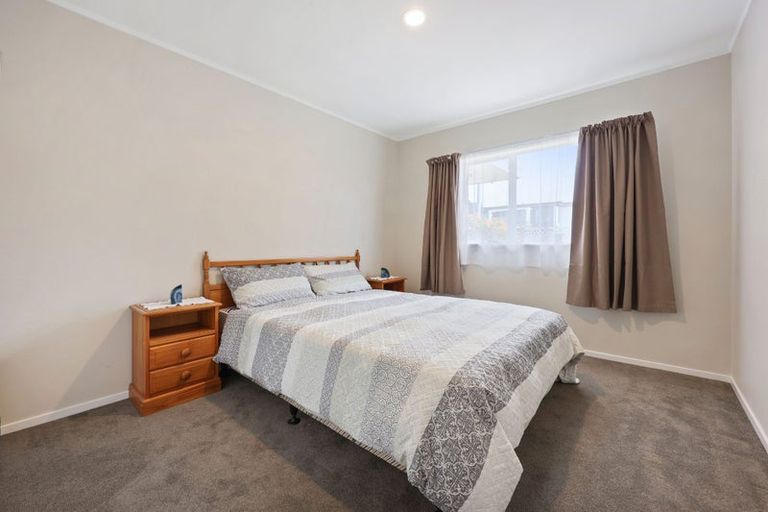 Photo of property in 1/242 Botany Road, Golflands, Auckland, 2013
