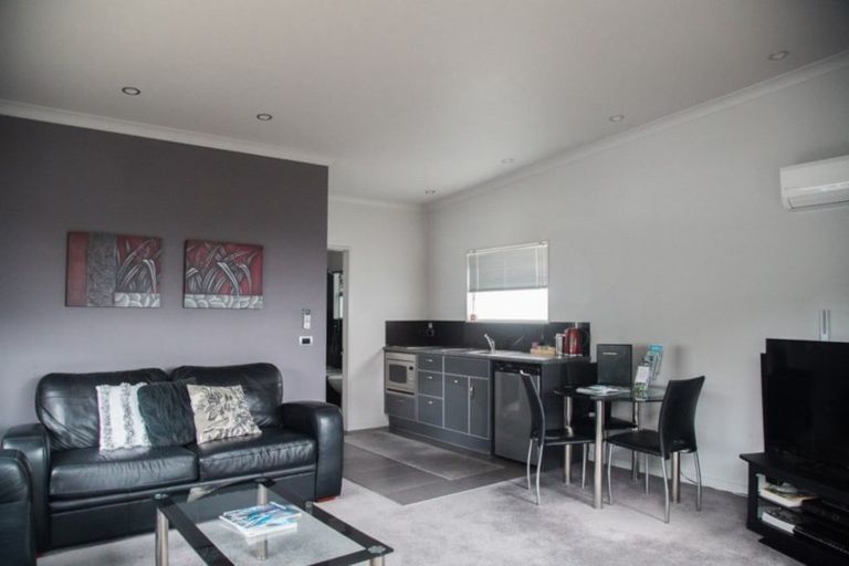 Photo of property in 24 Cologne Street, Martinborough, 5711