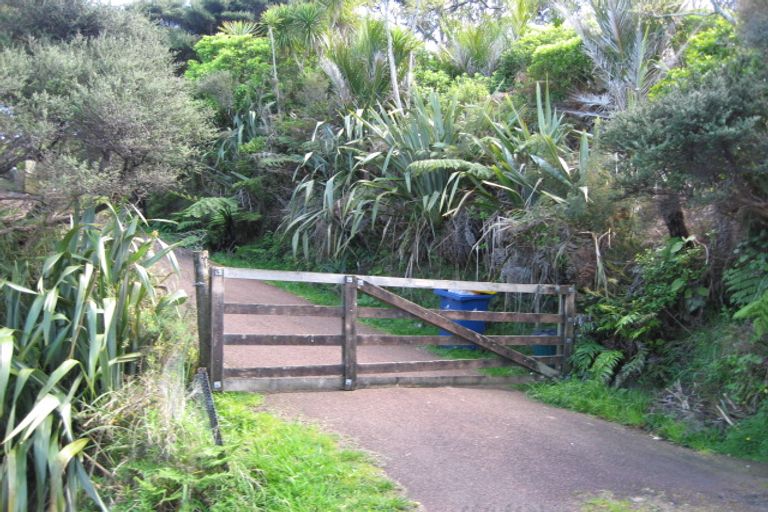 Photo of property in 46 Tasman View Road, Te Henga / Bethells Beach, Henderson, 0781