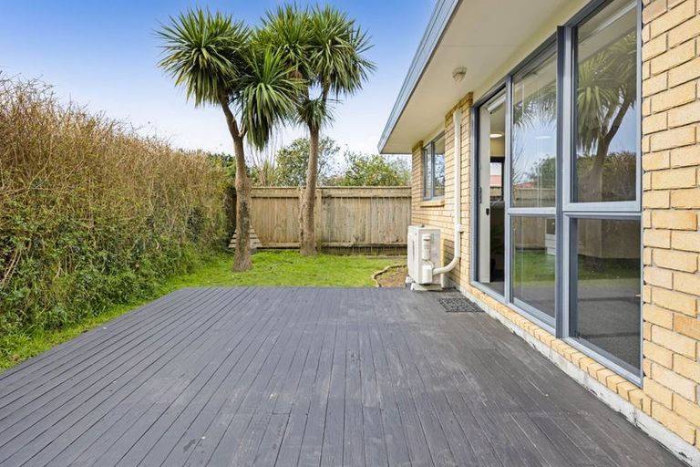 Photo of property in 17a Exeter Street, Brooklands, New Plymouth, 4310