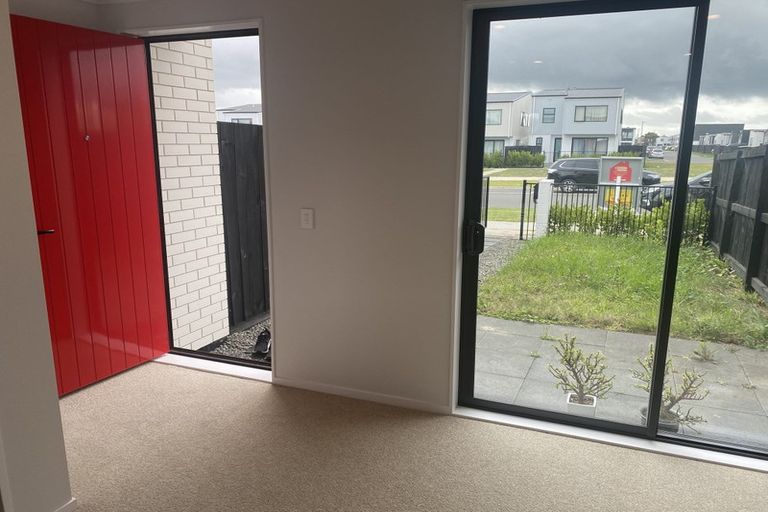 Photo of property in 87 Battalion Drive, Papakura, 2110