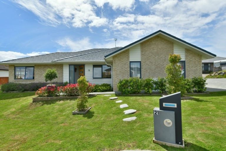 Photo of property in 21 Discovery Drive, Gulf Harbour, Whangaparaoa, 0930