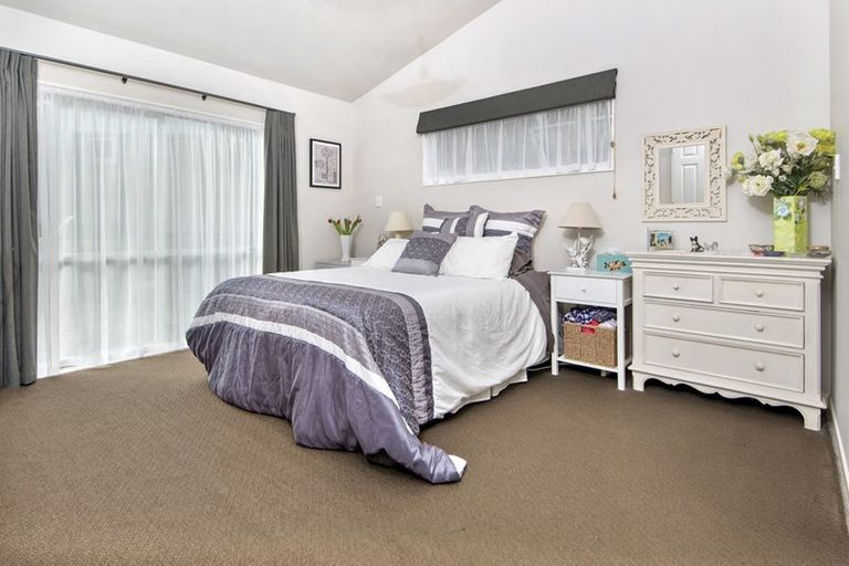 Photo of property in 4a Barberton Terrace, Red Hill, Papakura, 2110