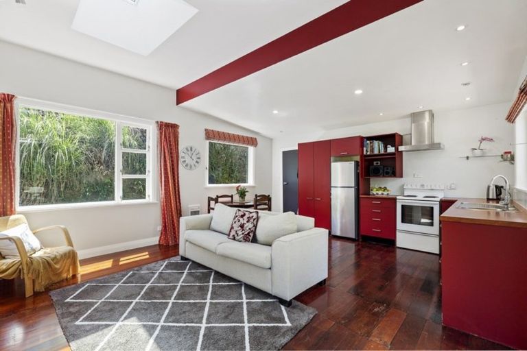 Photo of property in 325 Ohiro Road, Brooklyn, Wellington, 6021