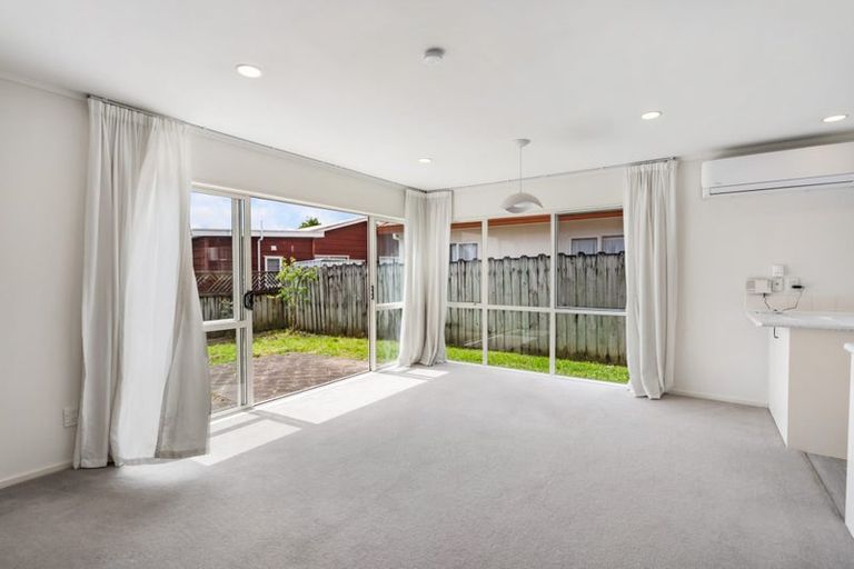 Photo of property in 1/5 Dana Place, Somerville, Auckland, 2014
