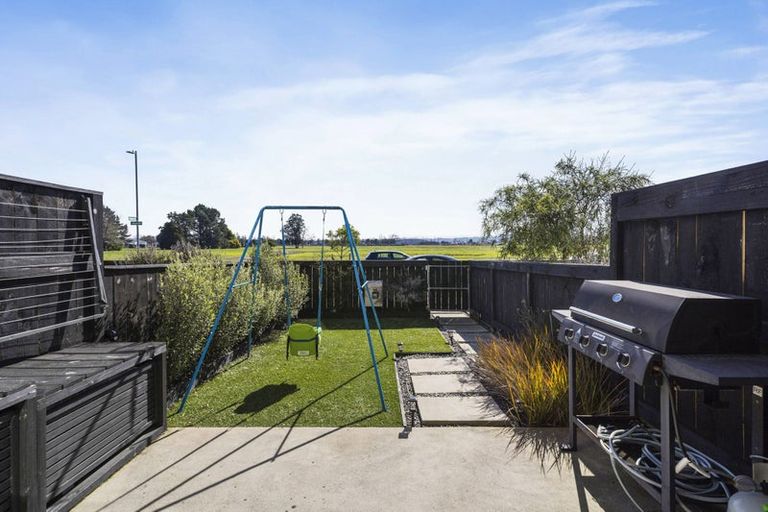 Photo of property in 43 Walsh Road, Papakura, 2110
