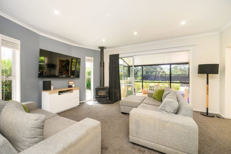 Photo of property in 28 Summerhill Drive, Fitzherbert, Palmerston North, 4410