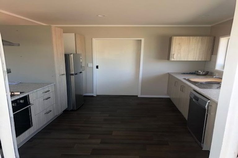 Photo of property in 2/62 Uxbridge Road, Mellons Bay, Auckland, 2014