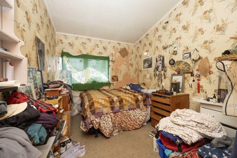 Photo of property in 31 Taipari Road, Te Atatu Peninsula, Auckland, 0610