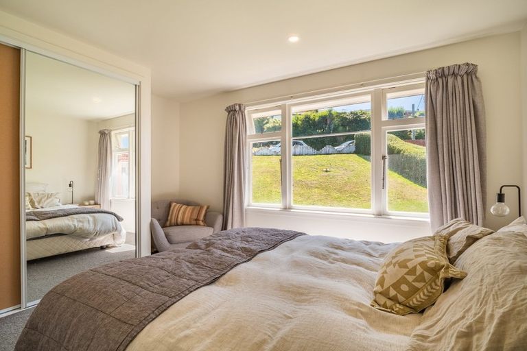 Photo of property in 19 Seaview Terrace, Kew, Dunedin, 9012